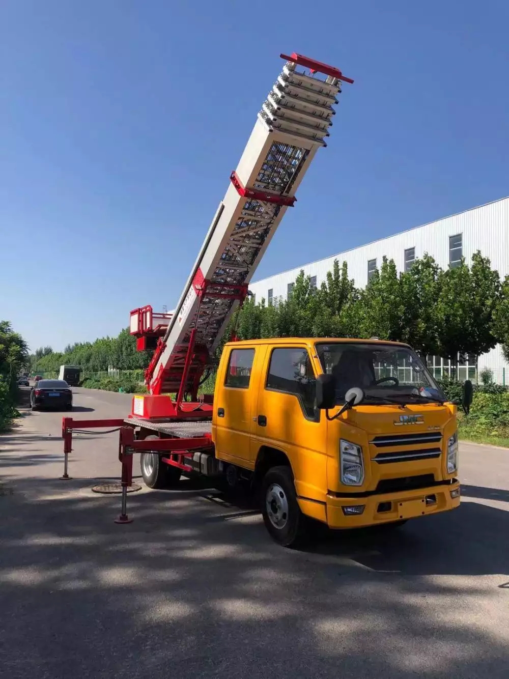 永丰县附近的云梯车出租服务：轻松解决高空作业需求